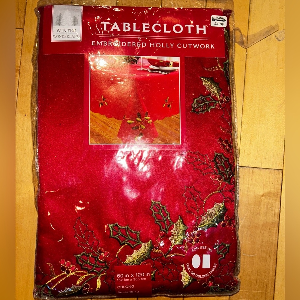 NIP Winter Wonderland Embroidered Holly Cutout Tablecloth 60"x120” Oblong oval